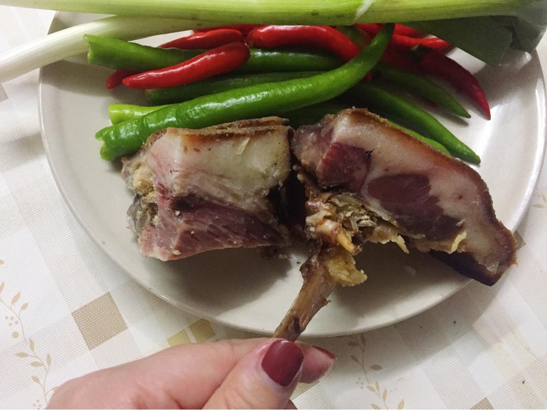 尖椒炒腊猪头肉的做法 步骤4
