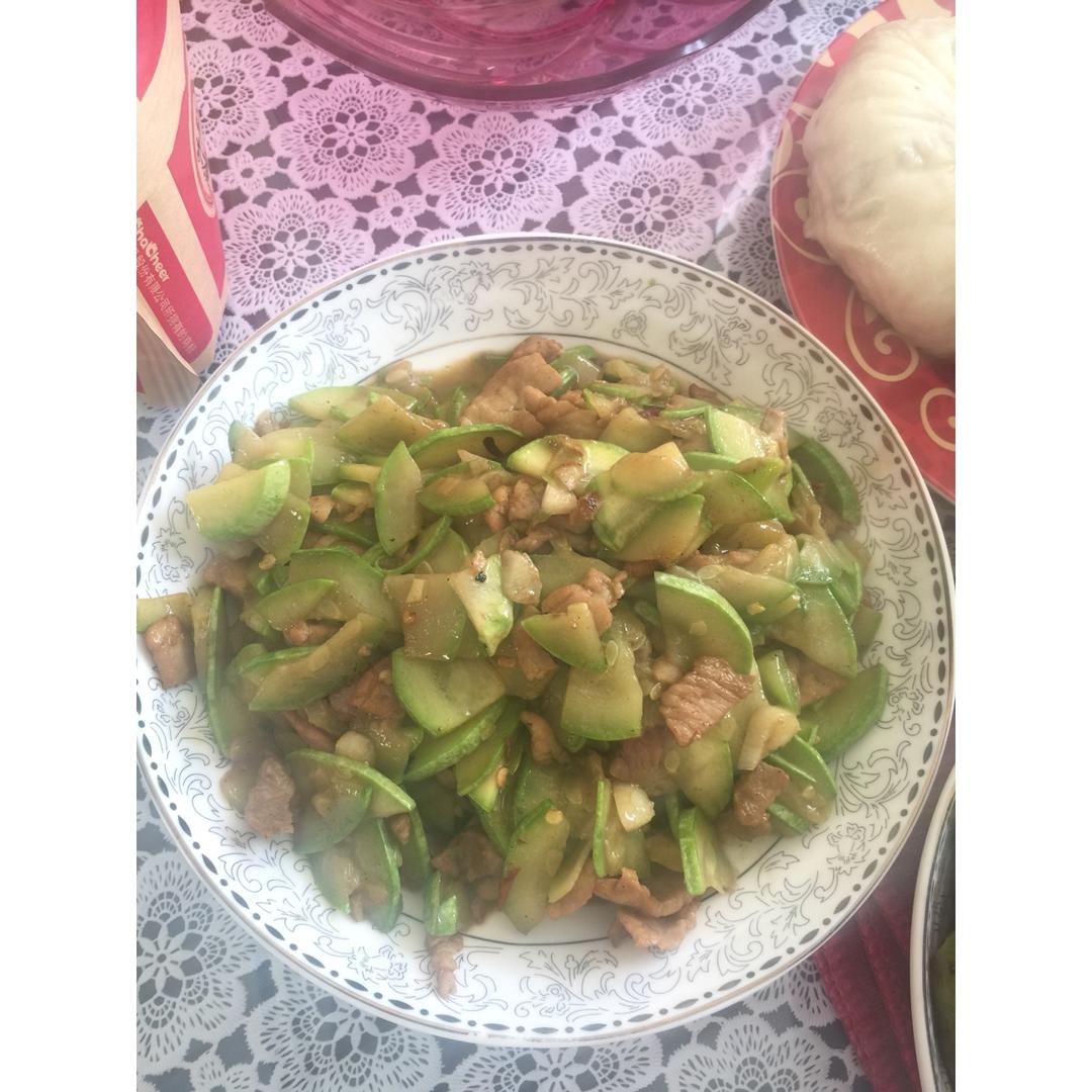 西葫芦炒肉片