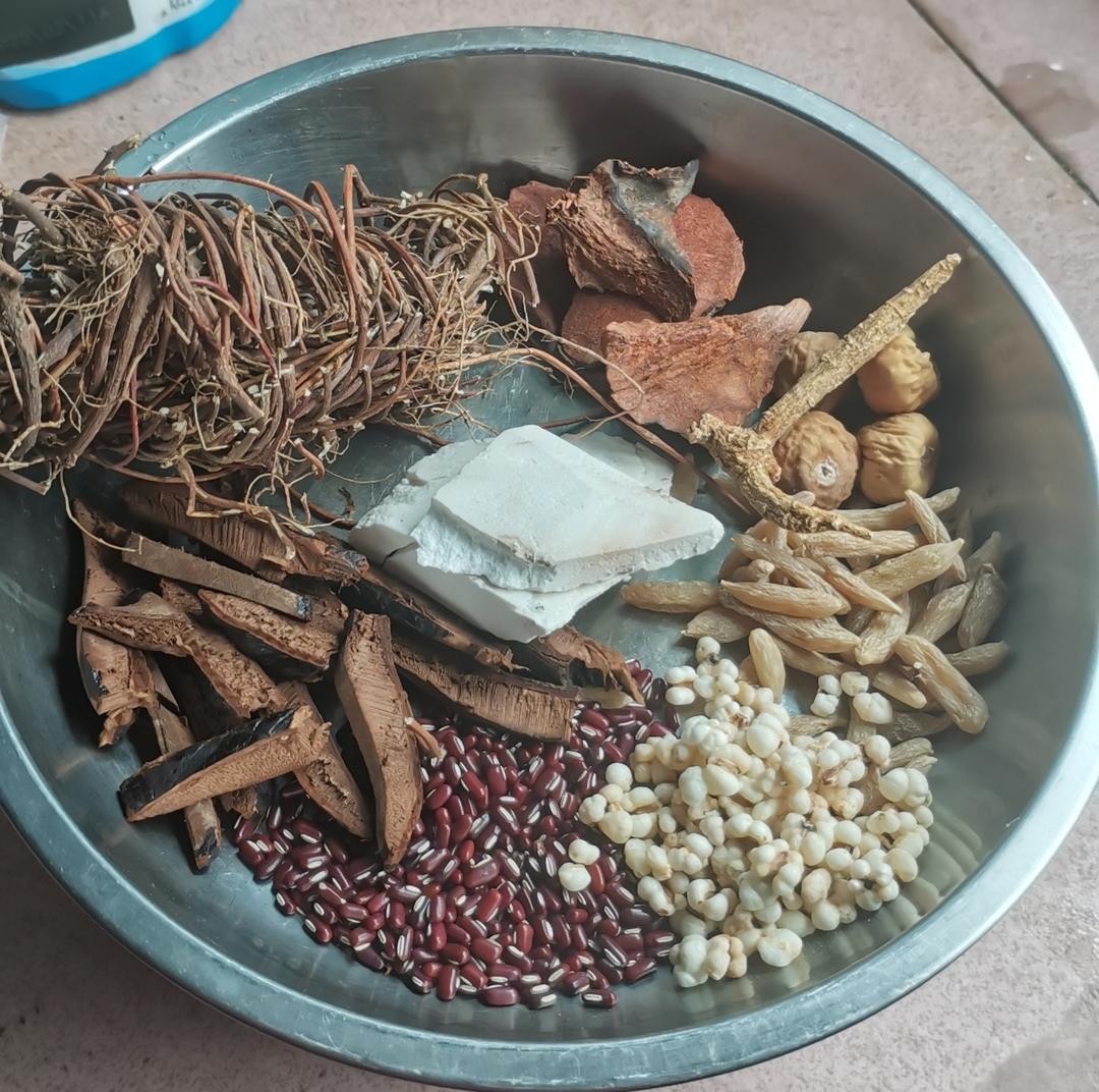 鸡骨草祛湿汤