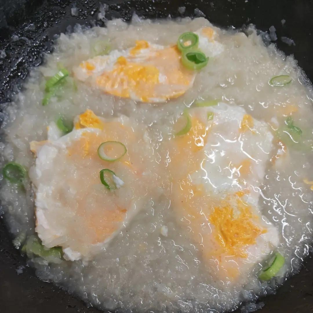 奶白鲜香的萝卜丝煎蛋汤