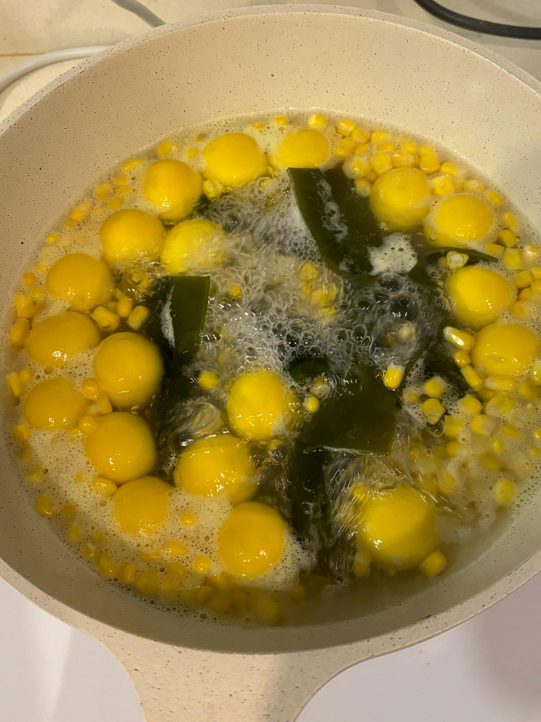 海带玉米黄米汤圆