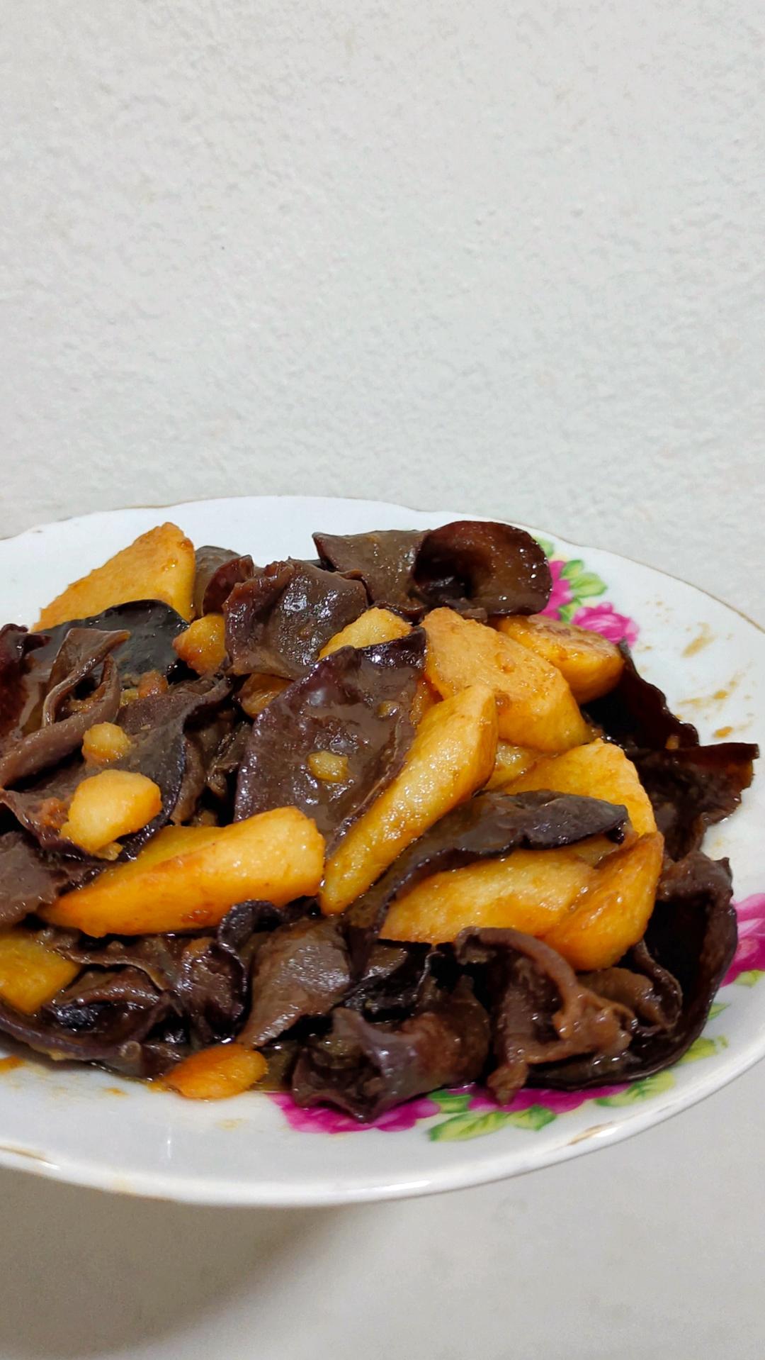 红烧山药或(土豆)