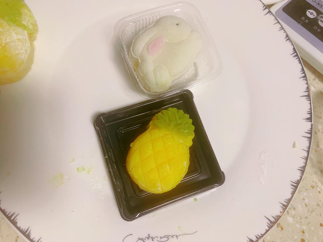 《Tinrry+》萌萌的小白兔冰皮月饼，快手简单，冰凉酸甜超解腻！