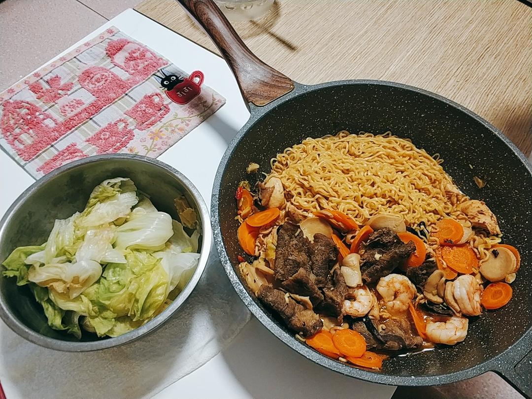 升级版汤达人酸酸辣辣面的做法