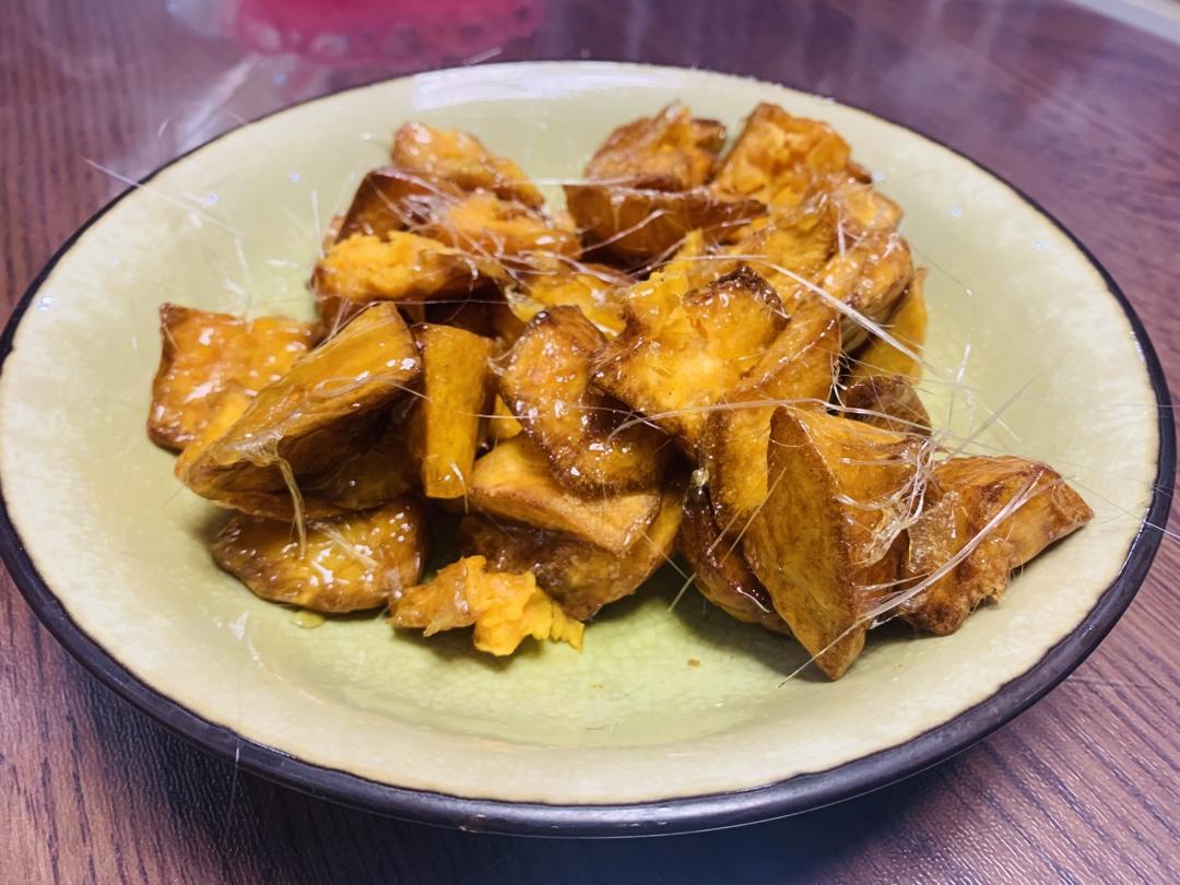 厨师长教你：“拔丝红薯”的家常做法，口感爽脆又清甜，先收藏了