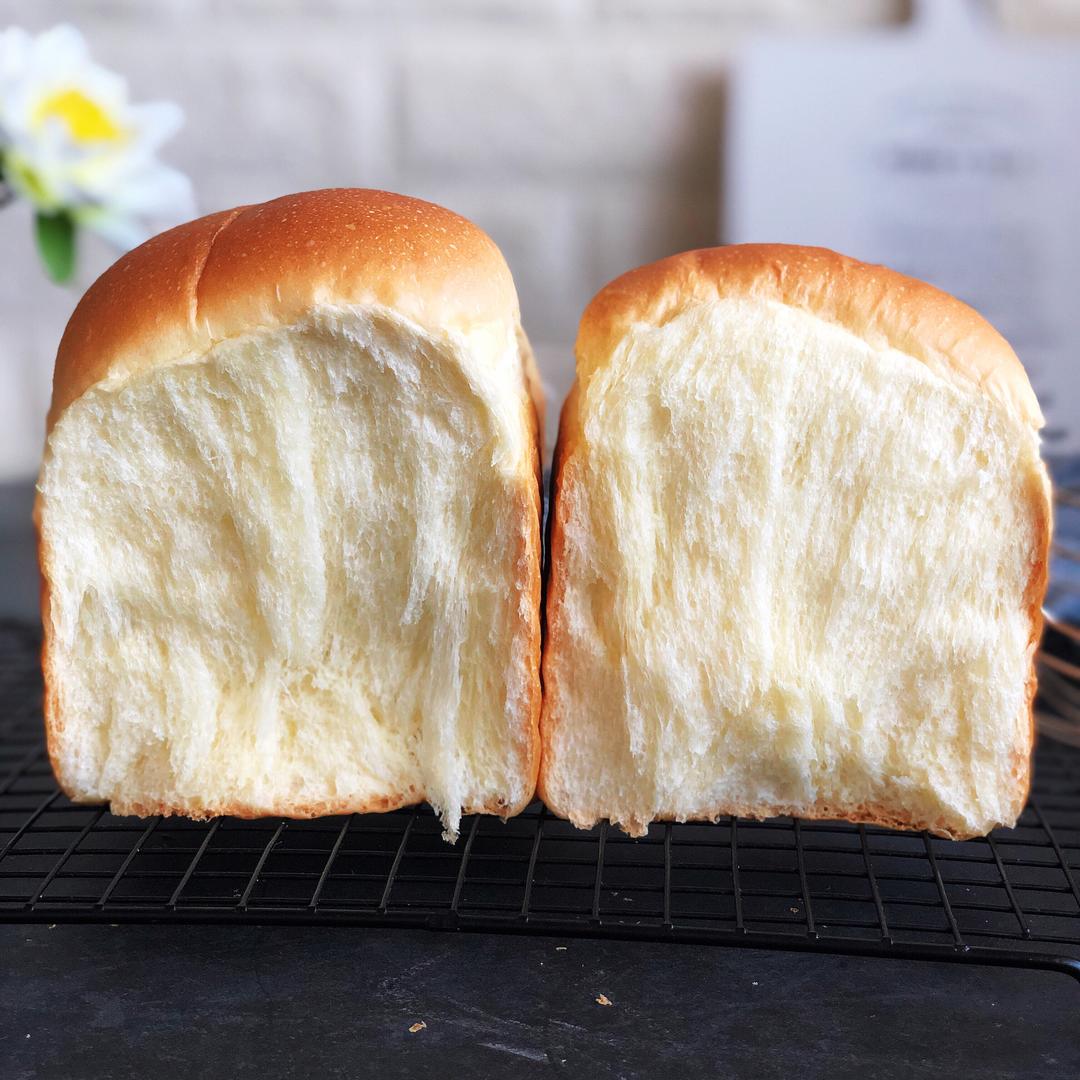 一次发酵快手吐司，极致绵密拉丝，浓郁奶香加淡淡椰香的做法