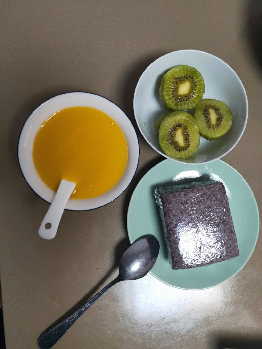 宝宝辅食：健脾养胃，润肺止咳的南瓜百合小米糊