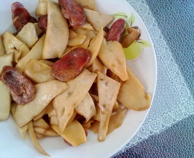 香肠炒杏鲍菇 香肠炒杏鲍菇