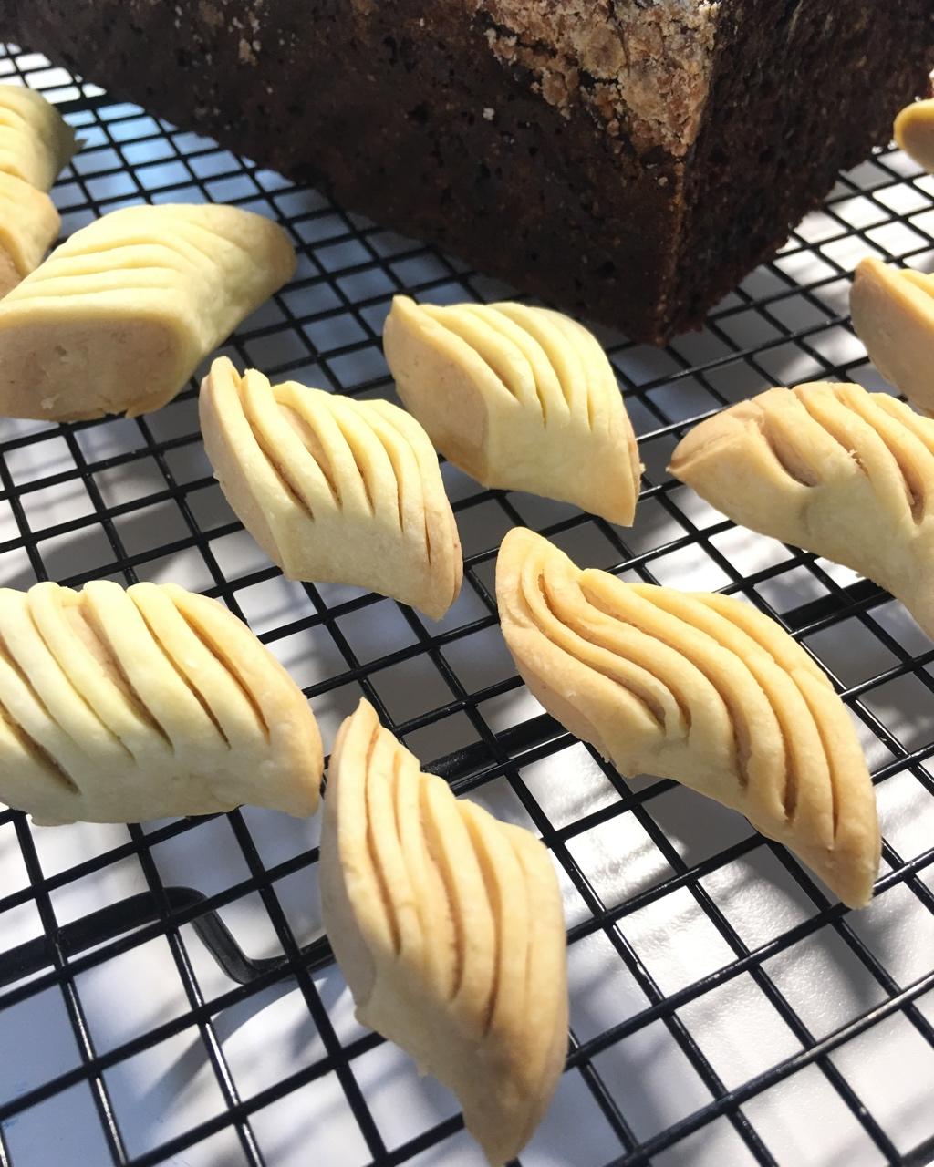 外酥内软花生酥