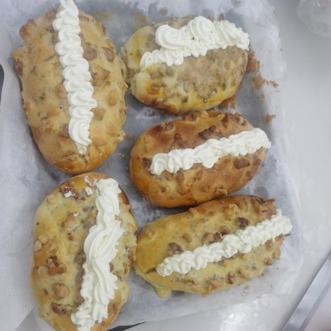 出炉秒扫光系列：核桃布里奥斯面包！