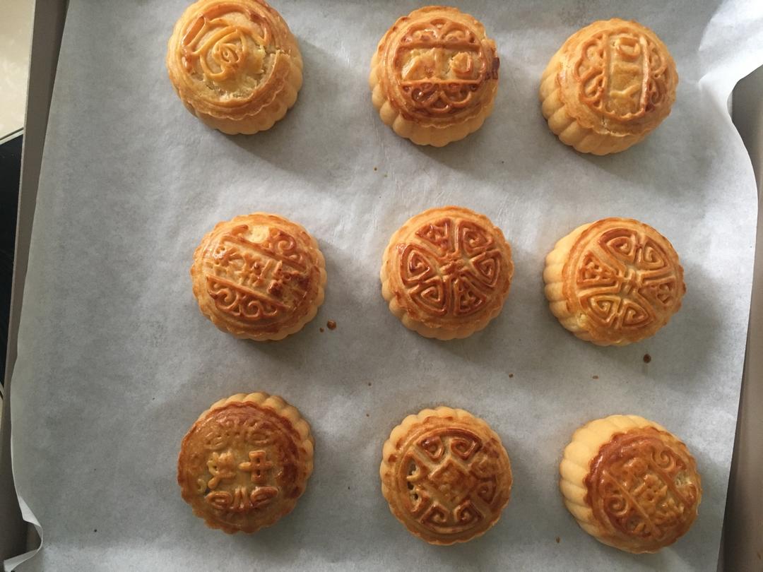 广式月饼——蛋黄莲蓉月饼