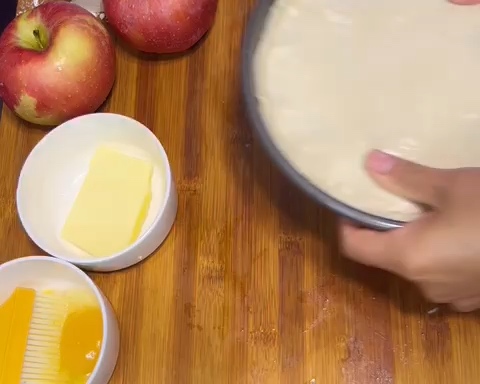 千层手抓饼就可以做的苹果派的做法 步骤2