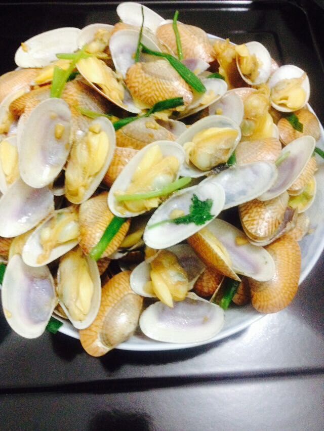 蒜香炒花甲