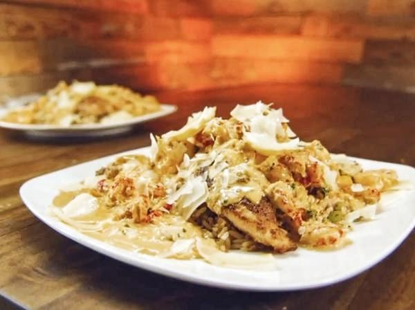 鲶鱼排配调味米饭