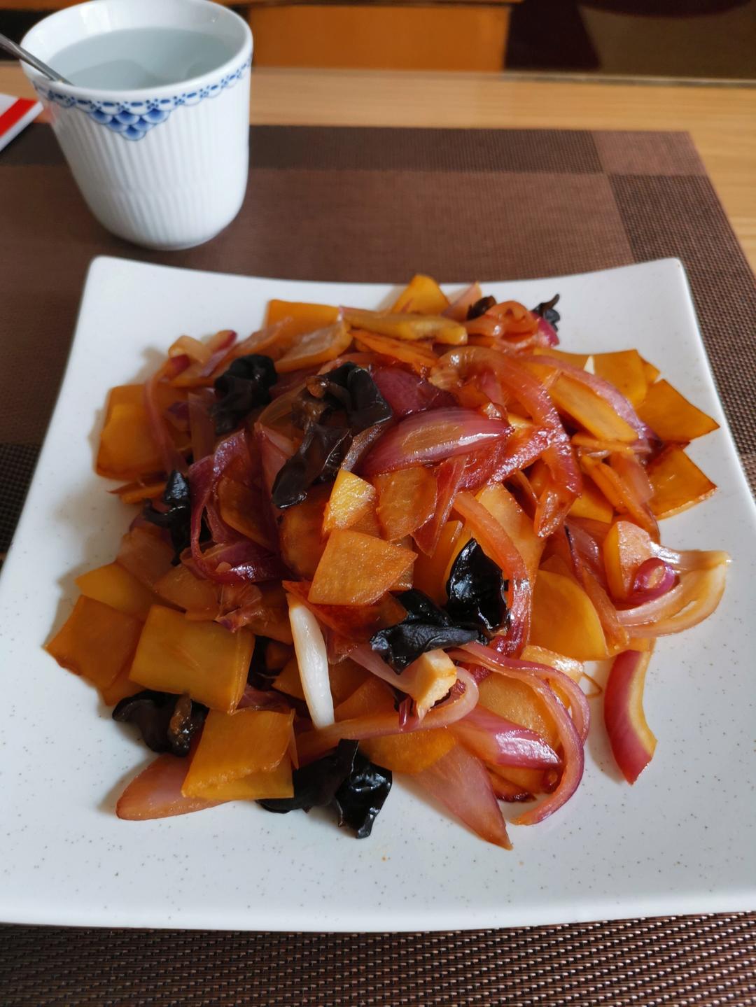 洋葱炒土豆片