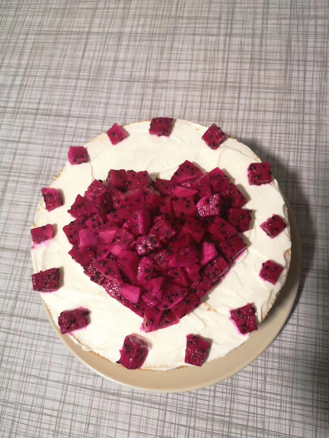 火龙果夹心生日蛋糕