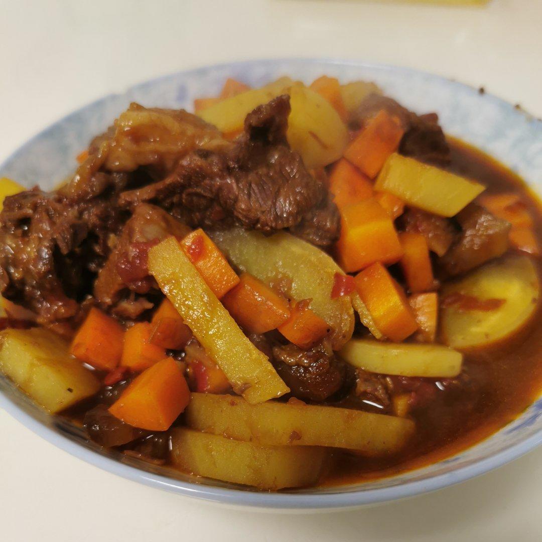完胜刘一锅的 筋头巴脑炖土豆胡萝卜