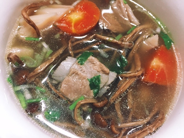 茶树菇炖排骨