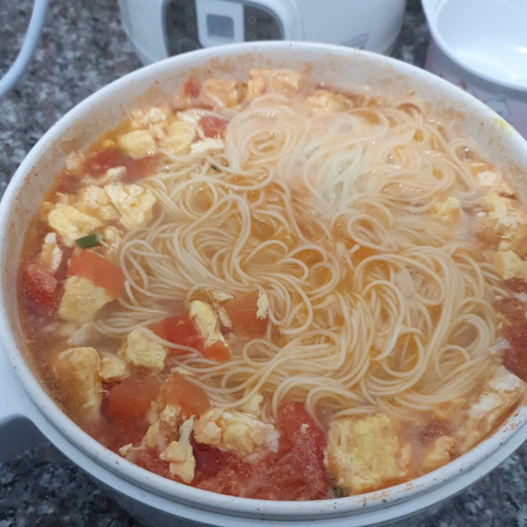 恨不得抱着锅舔的番茄鸡蛋面