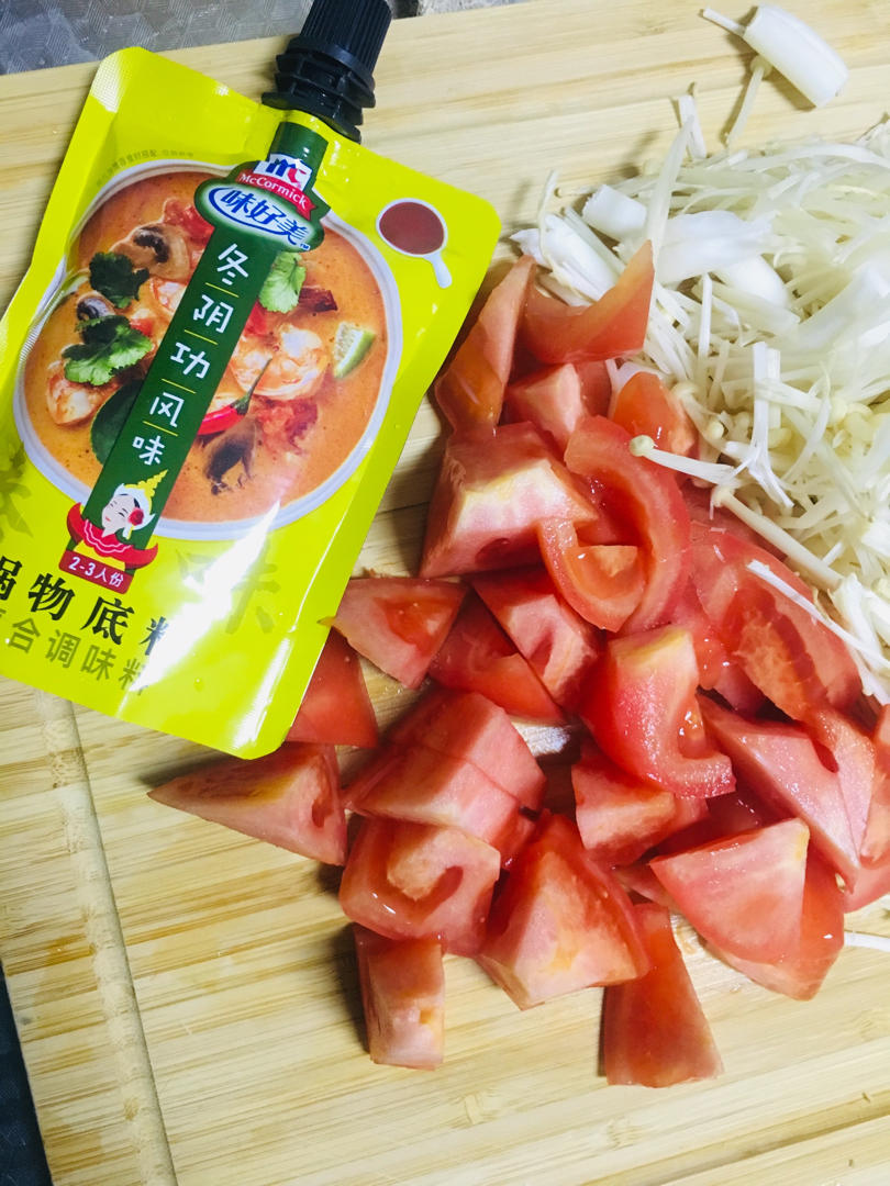 比想象更简单|冬阴功鲜虾米粉