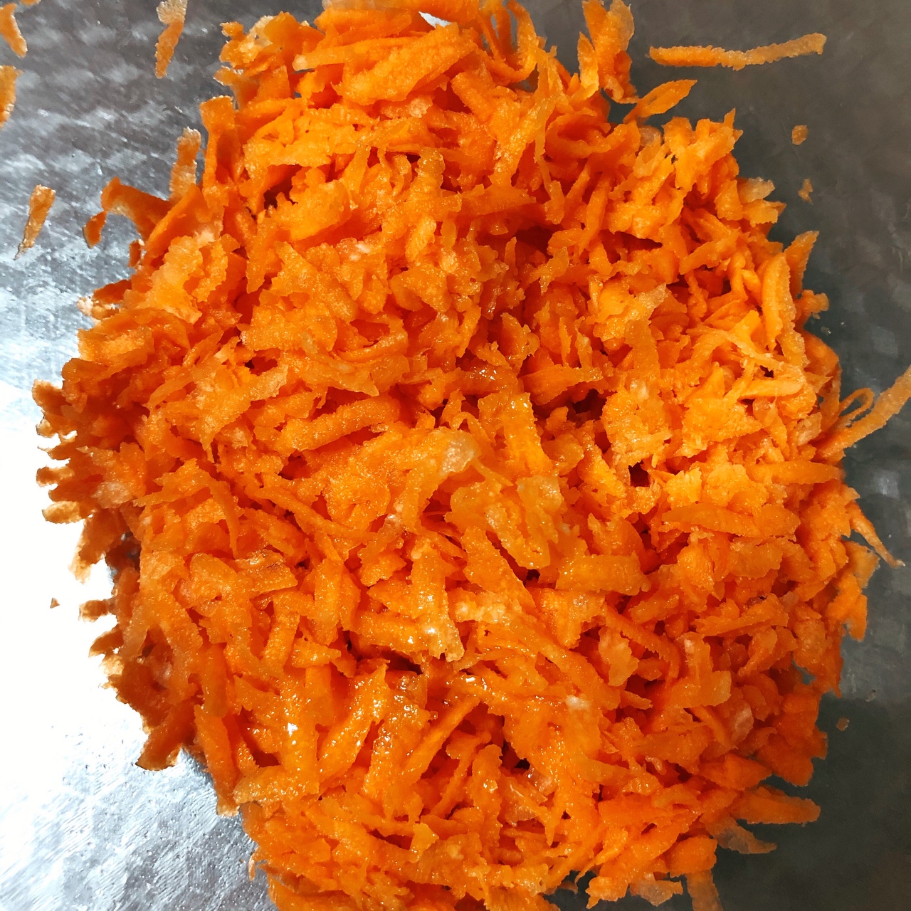 一口就忘不了的粉蒸胡萝卜🥕超快手低脂低卡减脂营养餐🥣（豫菜风味）的做法 步骤2