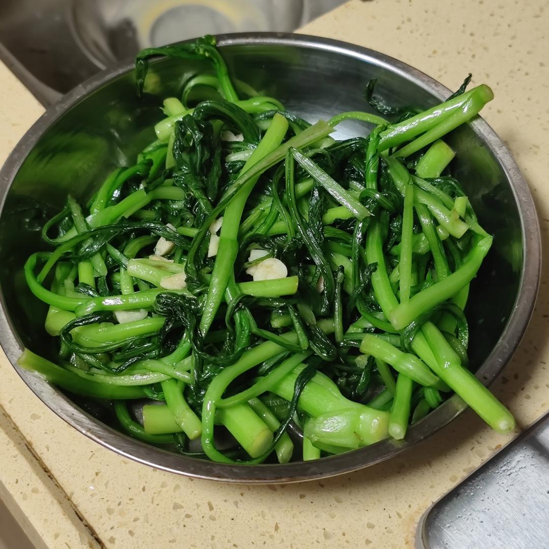 炝炒小白菜（脆爽）