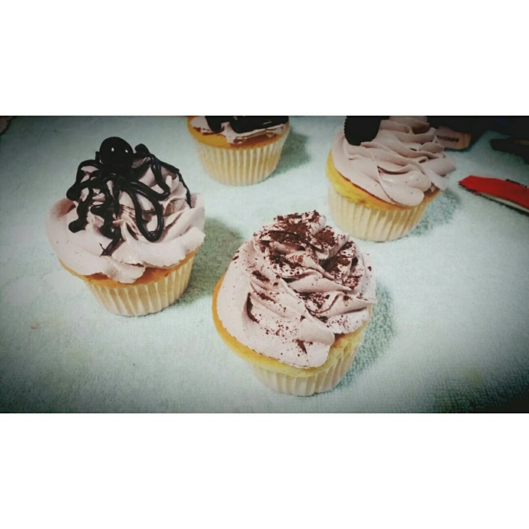 鲜奶油戚风杯子蛋糕（纸杯蛋糕）