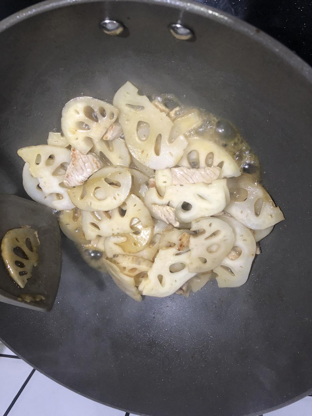 藕片炒肉的做法