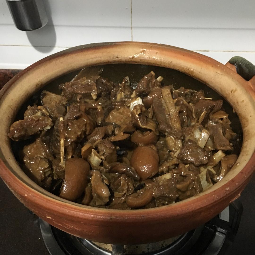 浓郁暖冬羊肉煲