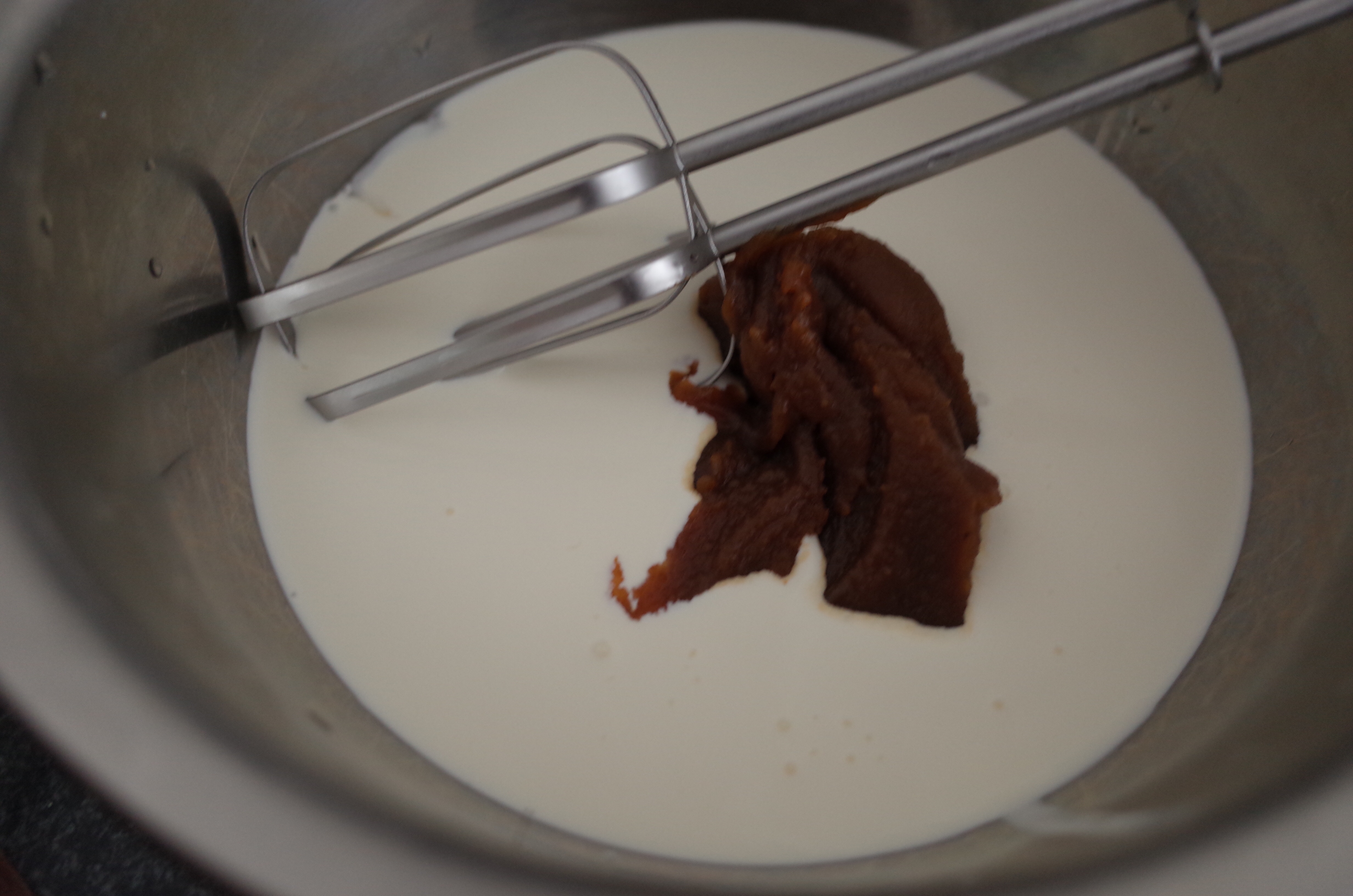 焦糖奶油摩卡蛋糕卷的做法 步骤10