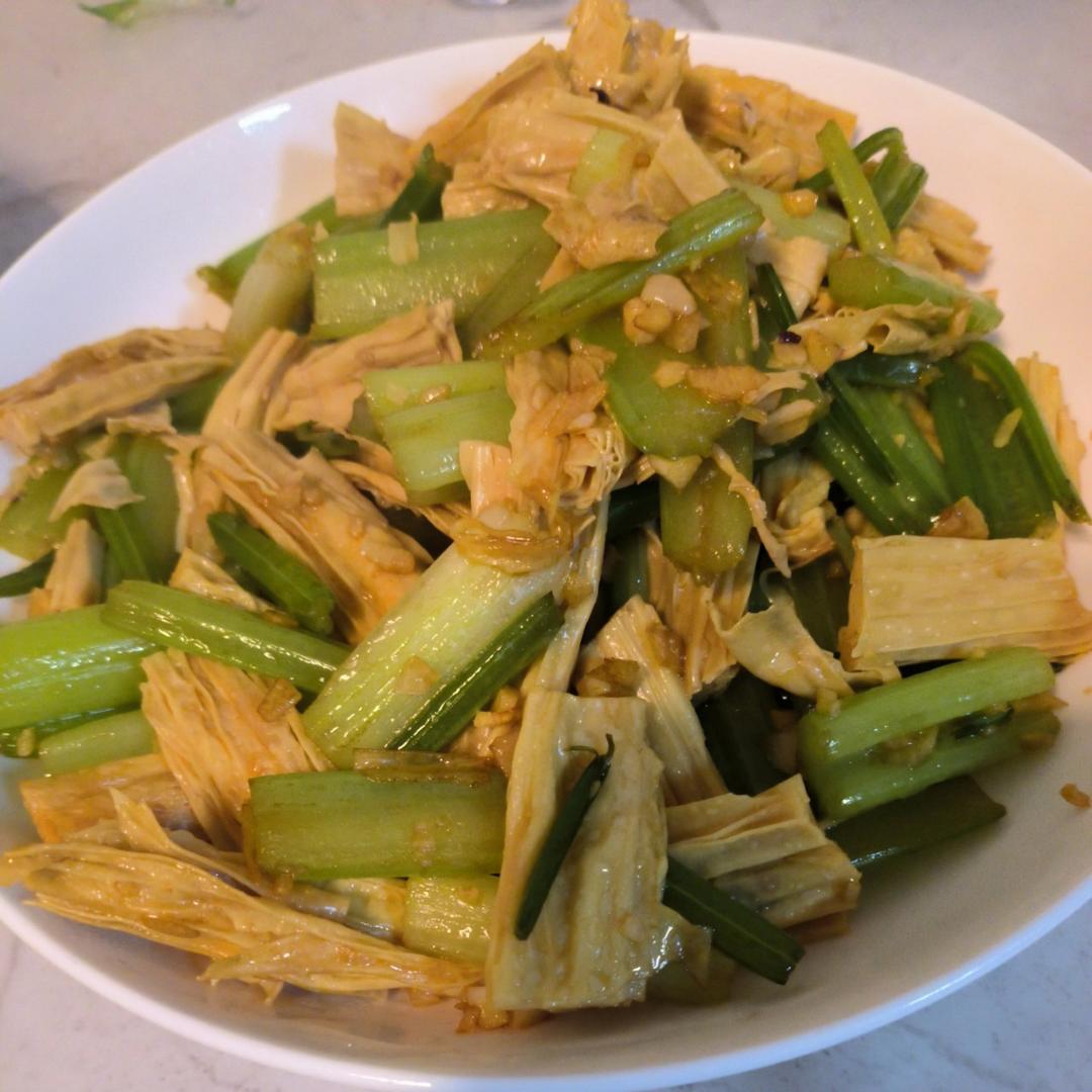 芹菜炒腐竹
