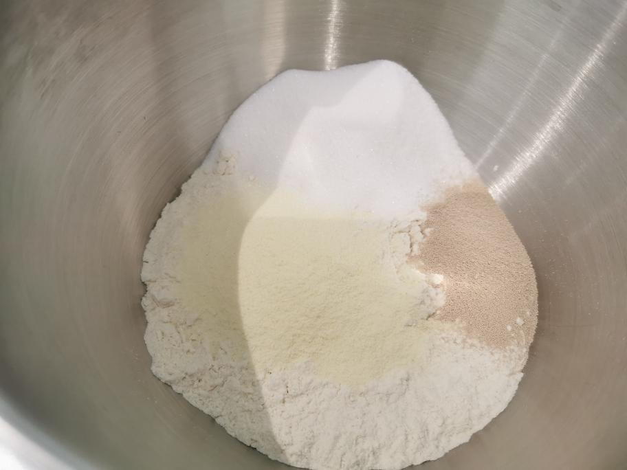 纯奶手撕吐司的做法 步骤1