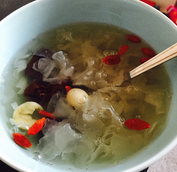 红枣银耳莲子羹