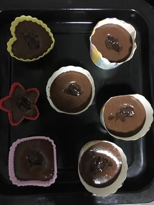 巧克力岩浆蛋糕的做法 步骤8