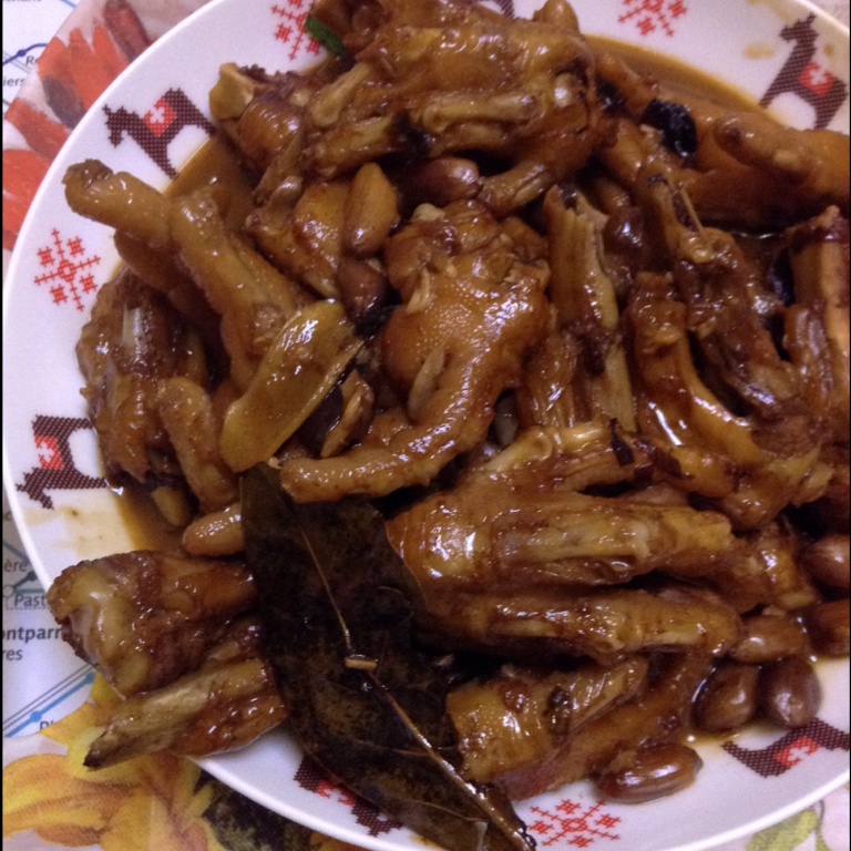 懒人版的美容菜【花生凤爪煲】