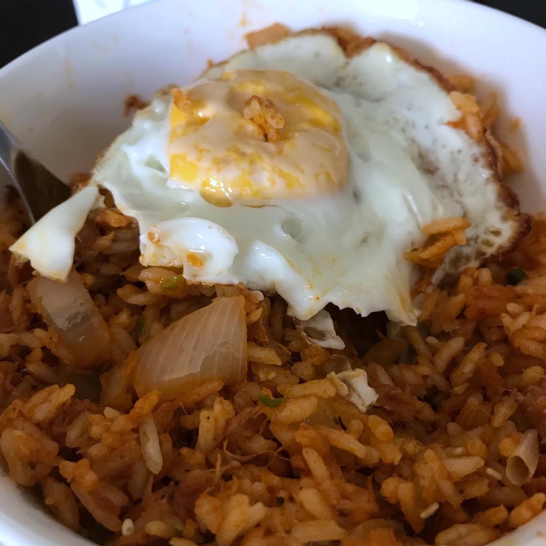 金枪鱼炒饭