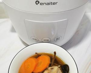 排骨茶树菇汤的做法 步骤5