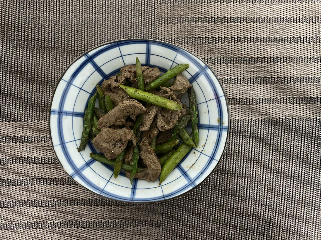芦笋炒牛肉