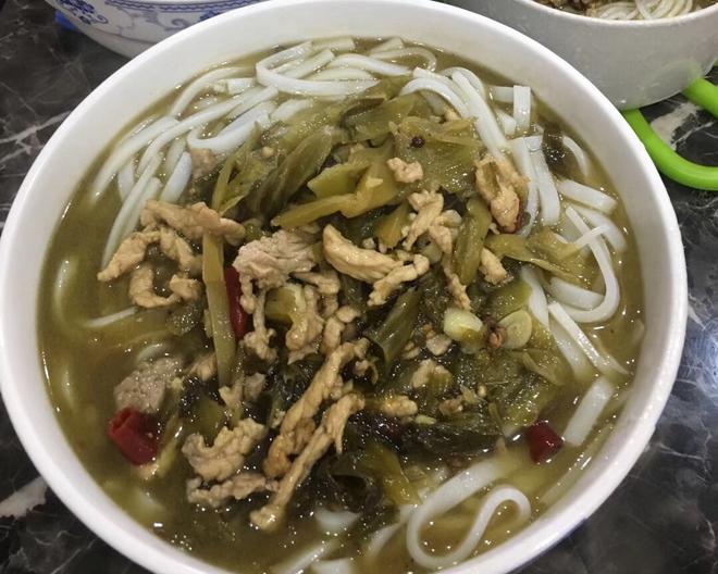 酸菜肉丝面、粉的做法