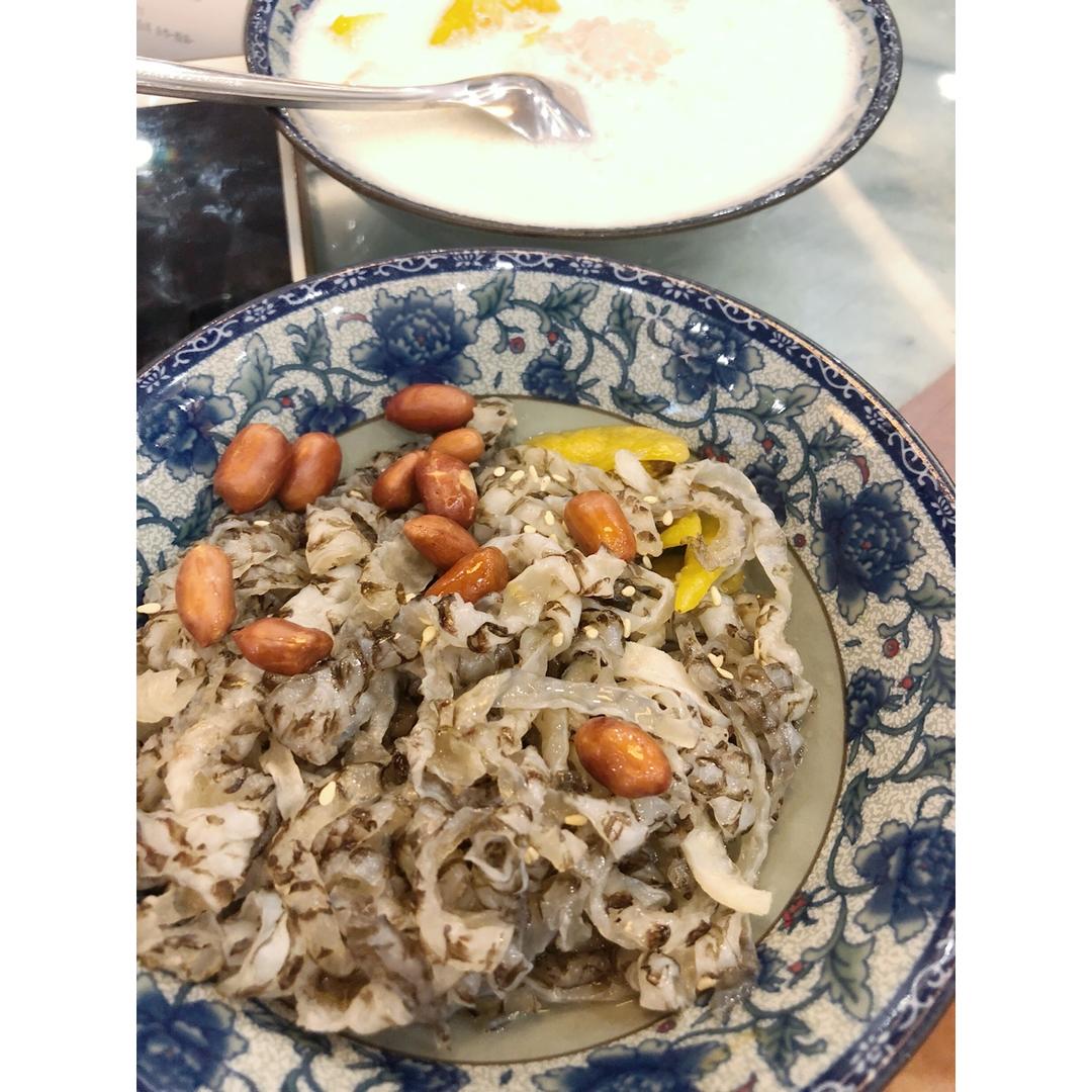 凉拌鱼皮