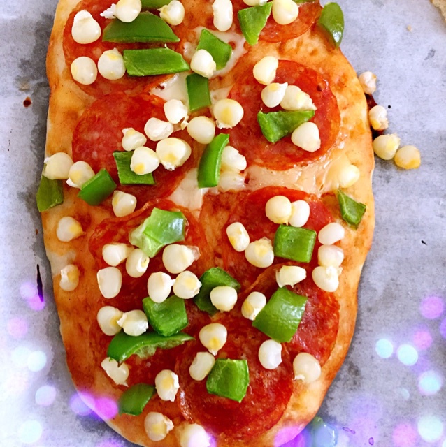薄饼脆皮火腿pizza