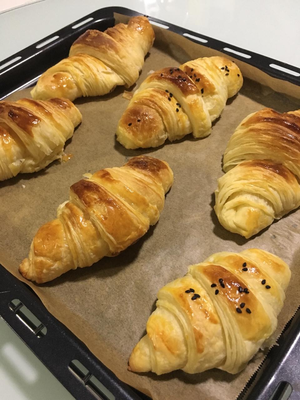 酥皮牛角包的做法