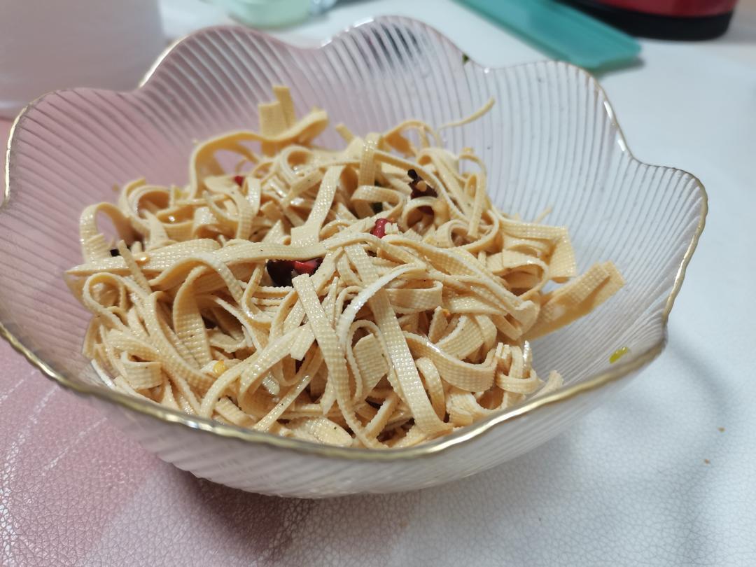 凉拌千张豆腐丝