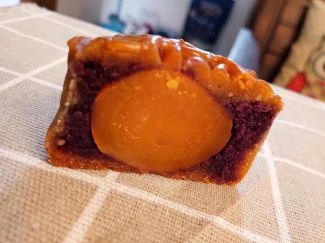 广式月饼——蛋黄莲蓉月饼