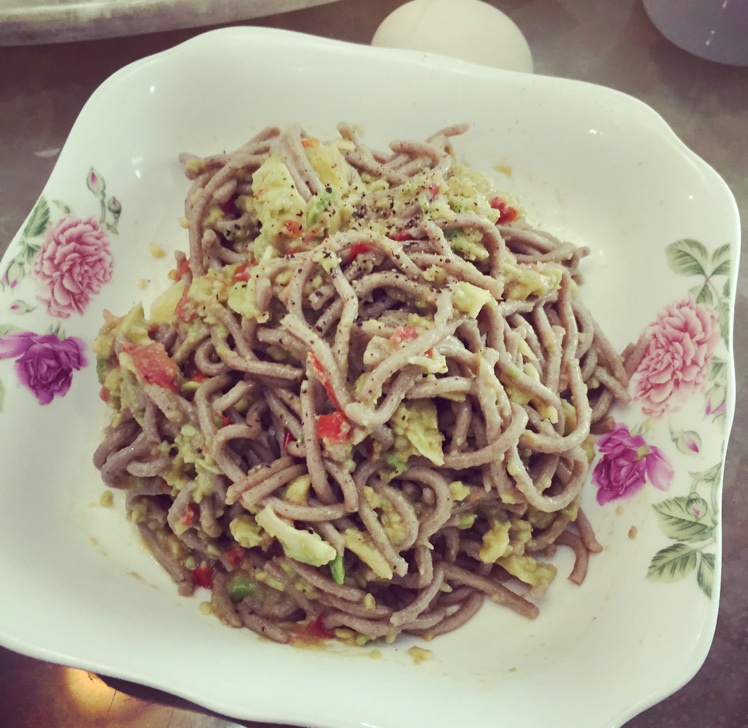 牛油果拌荞麦面（健康无油）