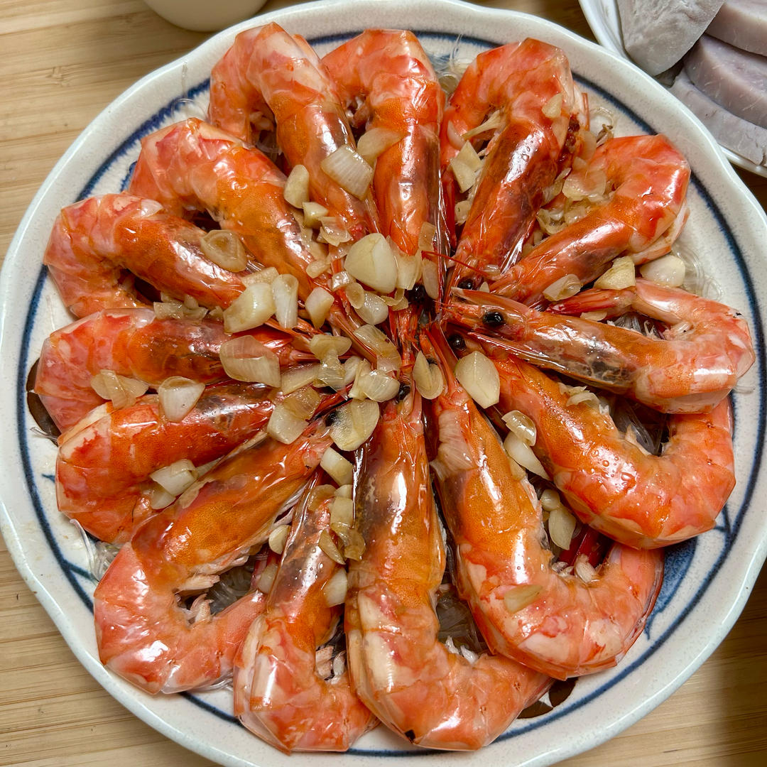 超简单又美味的蒜蓉蒸黑虎虾