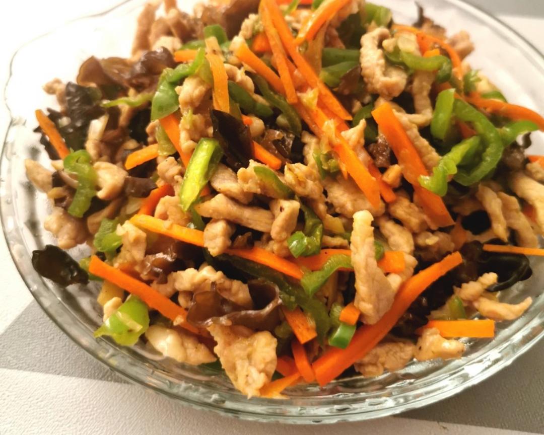 家常| 木耳青椒炒肉丝