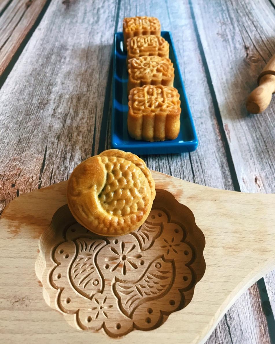 广式月饼（红豆沙蛋黄）