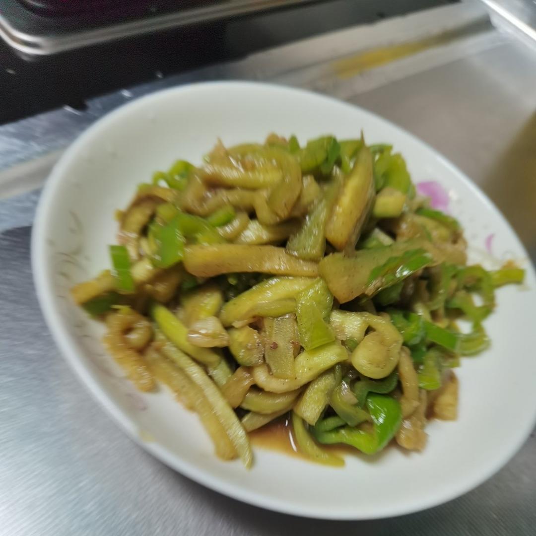 （绿中绿）青椒炒绿茄子