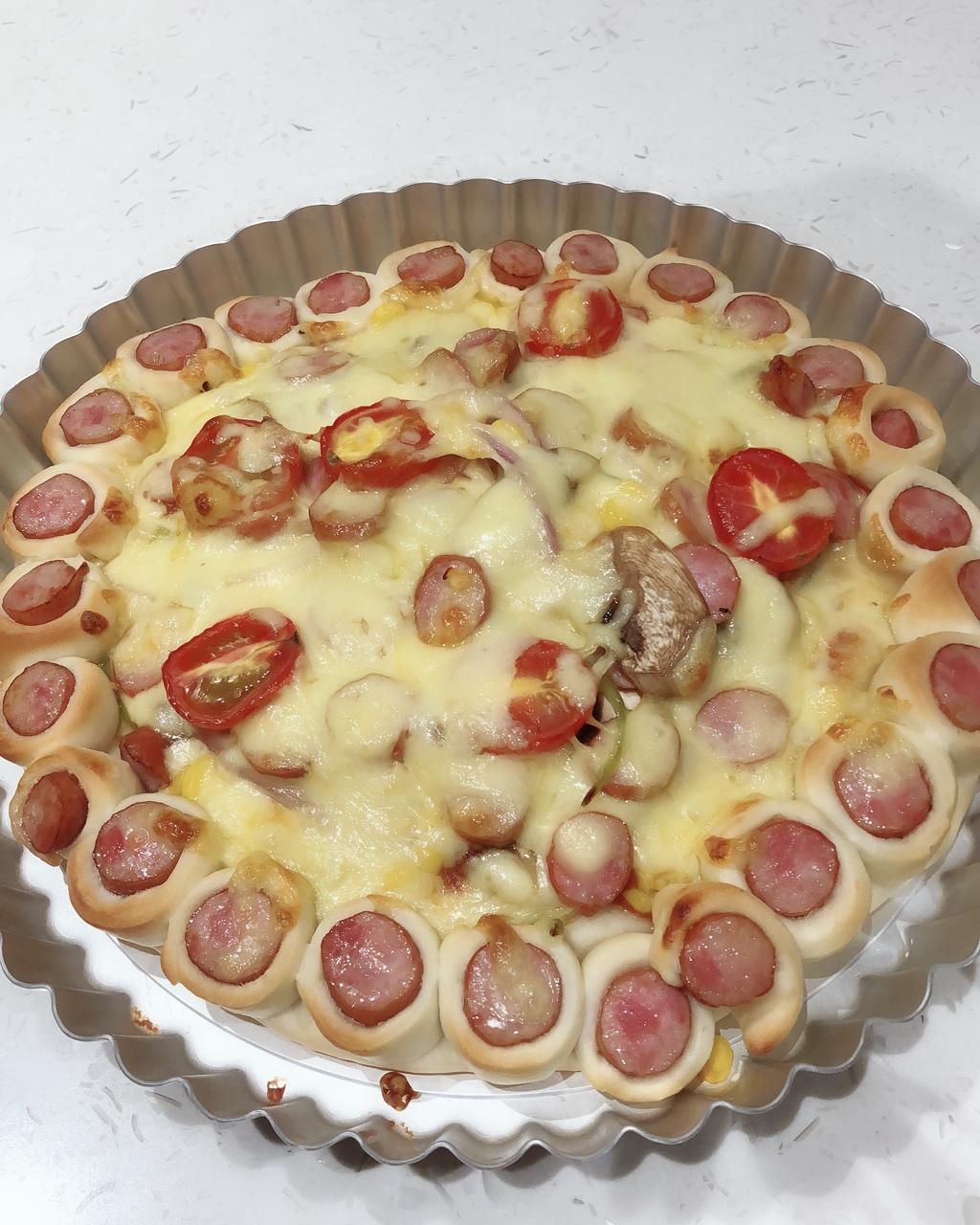 萨米肠蘑菇花边披萨